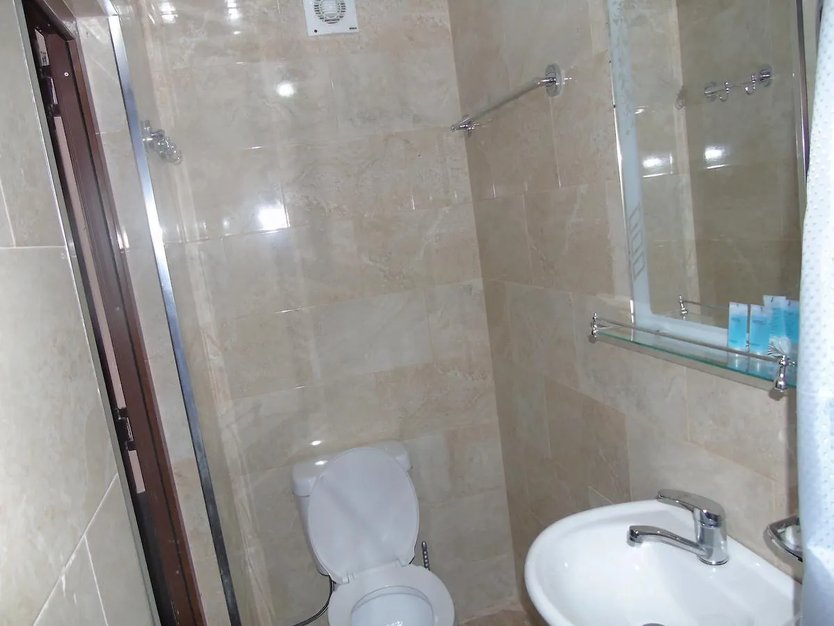 Hotel Oscar Batumi 0*,
